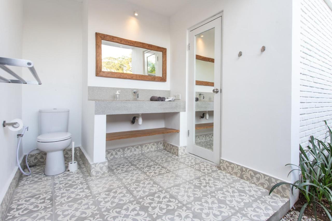White Studio, Villa With Private Pool Canggu Exteriör bild