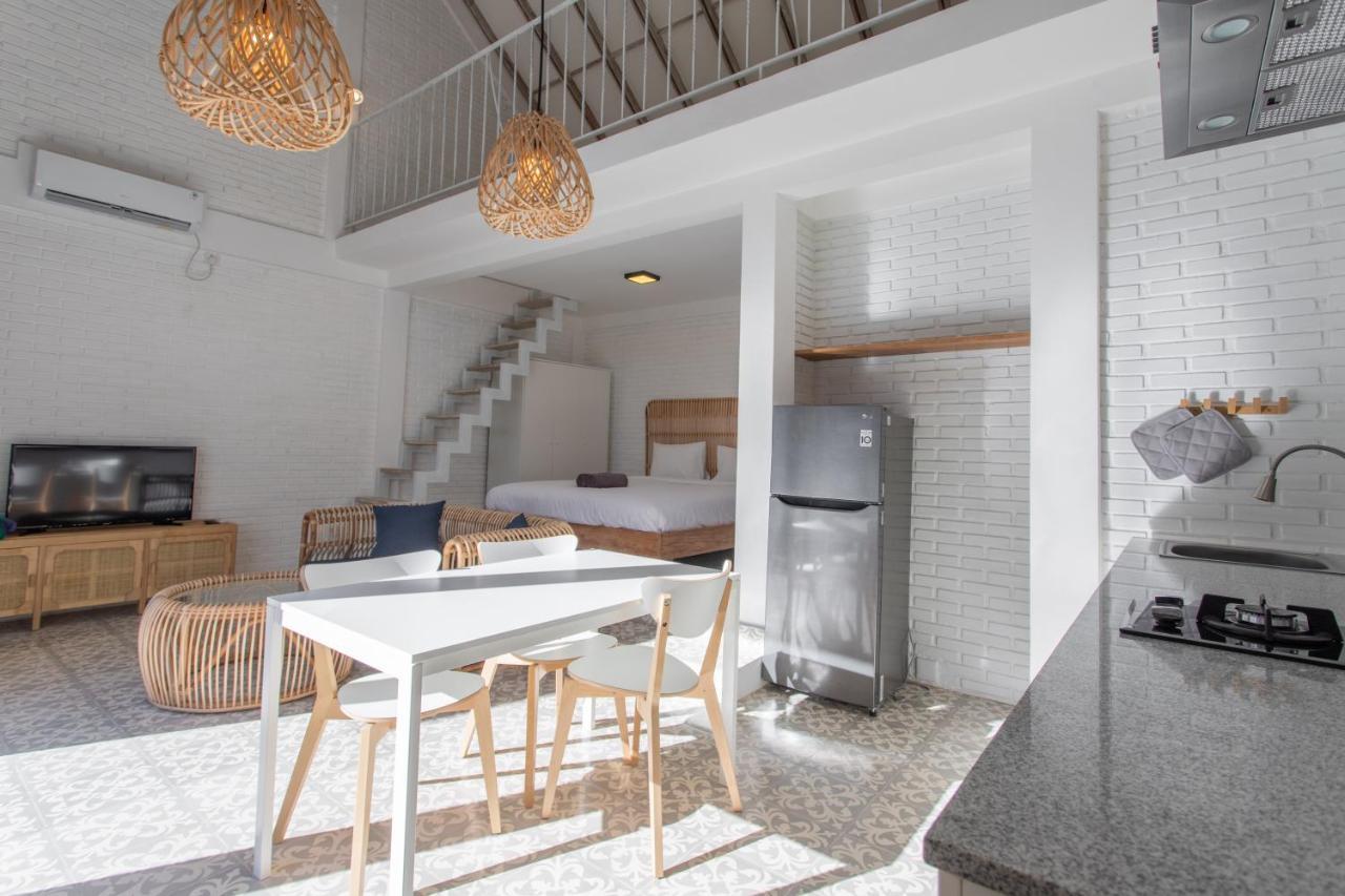 White Studio, Villa With Private Pool Canggu Exteriör bild